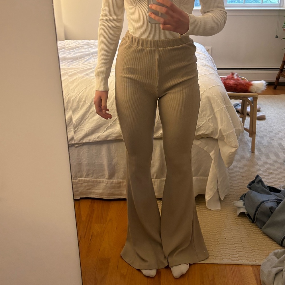 Princess Polly flare leggings